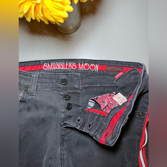 SMUGGLER’S MOON SUPER SKINNY BLACK DISTRESSED JEANS WITH REFLECTIVE TRIM. 34 - Picture 8 of 11